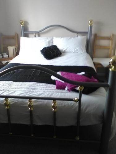 Carters Guesthouse in Sherington Carters Guesthouse in Sherington