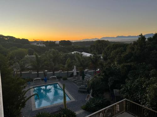 ทัศนียภาพ, The Joneses in อ่าวเพลทเทนเบอร์ก ทัศนียภาพ, The Joneses in อ่าวเพลทเทนเบอร์ก