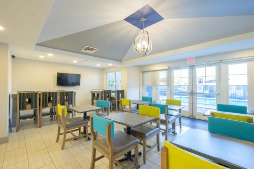 Jedzenie i napoje, Hawthorn Extended Stay by Wyndham Panama City Beach in Panama City (Floryda) Jedzenie i napoje, Hawthorn Extended Stay by Wyndham Panama City Beach in Panama City (Floryda)