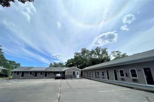 A szálláshely kívülről, Shangri-La Motel in Seekonk A szálláshely kívülről, Shangri-La Motel in Seekonk