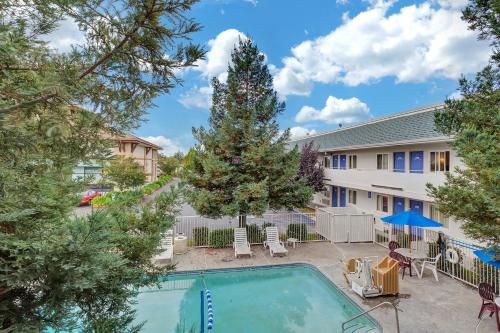 游泳池, Motel 6 Rohnert Park, CA in 羅內特帕克 游泳池, Motel 6 Rohnert Park, CA in 羅內特帕克