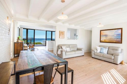 Azure Absolute Beachfront I Pet Friendly in Jervis Bay Azure Absolute Beachfront I Pet Friendly in Jervis Bay
