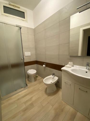 Baño, IMPERIAL APP. Terrace & more in Vernole Baño, IMPERIAL APP. Terrace & more in Vernole