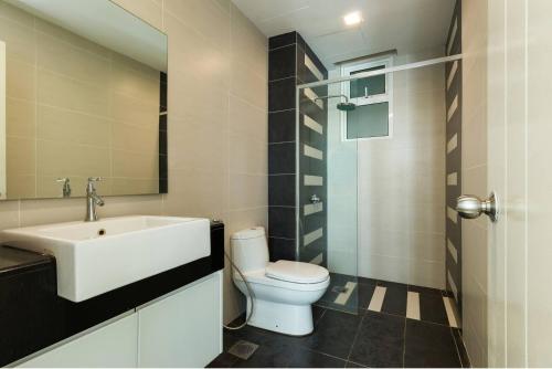 Bathroom, Central Residence Homestay2 @ Sungai Besi, Kuala Lumpur near Desa Water Theme Park Bathroom, Central Residence Homestay2 @ Sungai Besi, Kuala Lumpur near Desa Water Theme Park