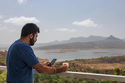 SaffronStays Ahilya Waters by Kisha Villas, Pawna - pool villa with 270º Pawna lake view in Kolechafesar SaffronStays Ahilya Waters by Kisha Villas, Pawna - pool villa with 270º Pawna lake view in Kolechafesar