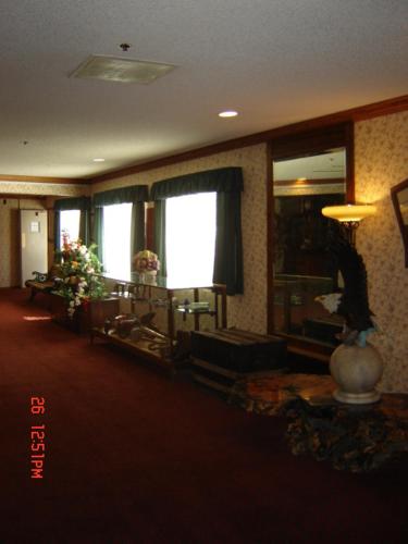 Lobby, Tonopah Station Hotel and Casino in Tonopah (NV) Lobby, Tonopah Station Hotel and Casino in Tonopah (NV)