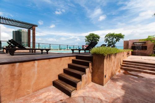 Bejárat, The Grand Sathorn Hotel in Sathorn Bejárat, The Grand Sathorn Hotel in Sathorn