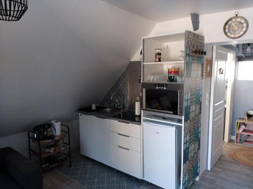 Kitchen, O'bon'Eure in Beaumontel Kitchen, O'bon'Eure in Beaumontel