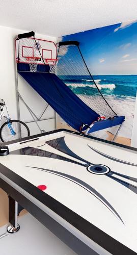 SaltwaterPool- GameRoom -Tropical Sunsets - Kayaks - Fishing in Weeki Wachee (FL) SaltwaterPool- GameRoom -Tropical Sunsets - Kayaks - Fishing in Weeki Wachee (FL)