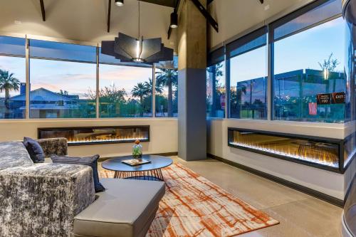 Lobby, Vīb Hotel by Best Western Phoenix - Tempe in Tempe North ASU Lobby, Vīb Hotel by Best Western Phoenix - Tempe in Tempe North ASU