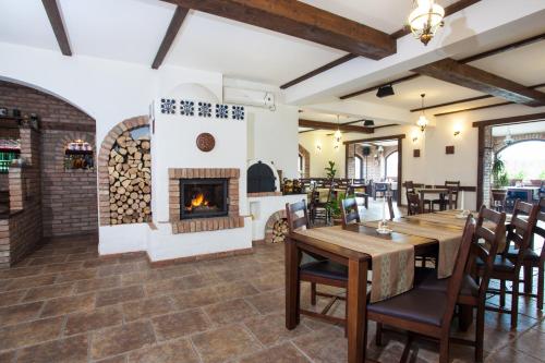 Étterem, Pensiunea Laci Csarda Ernei in Ernei Étterem, Pensiunea Laci Csarda Ernei in Ernei