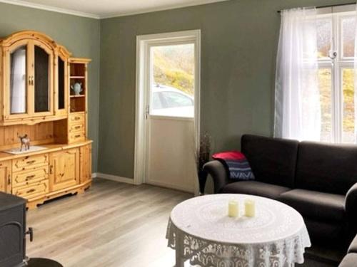 Зручності, Three-Bedroom Holiday home in Svelgen in Свелген Зручності, Three-Bedroom Holiday home in Svelgen in Свелген