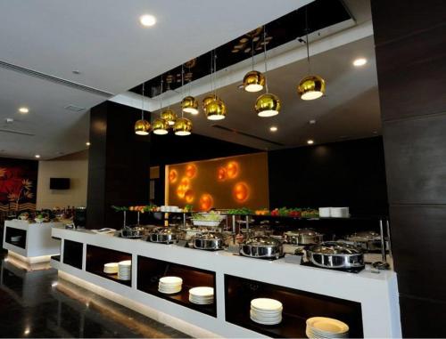 Restaurant, Country Inn and Suites By Radisson Gurugram Sohna Road in Sohna Restaurant, Country Inn and Suites By Radisson Gurugram Sohna Road in Sohna