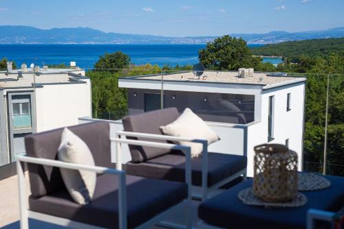 ระเบียง/ชานเรือน, Apartments Sol in ยิวิเซ ระเบียง/ชานเรือน, Apartments Sol in ยิวิเซ