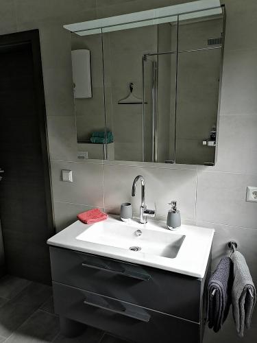 Bathroom, Ferienwohnung Siegel in Kirn Bathroom, Ferienwohnung Siegel in Kirn