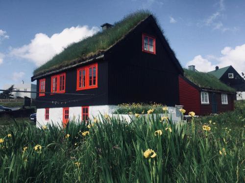Turf House Cottage - Near Airport in Sandavágur Turf House Cottage - Near Airport in Sandavágur