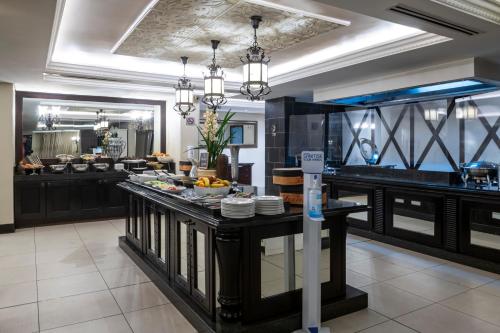 Restaurant, ANEW Hotel Hilton Pietermaritzburg in Howick Restaurant, ANEW Hotel Hilton Pietermaritzburg in Howick