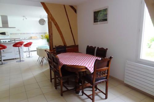 Kitchen, Maison confortable en campagne a Berengeville-la-campagne + jardin in Emalleville Kitchen, Maison confortable en campagne a Berengeville-la-campagne + jardin in Emalleville