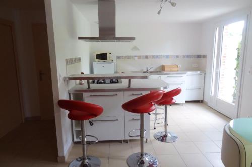 Kitchen, Maison confortable en campagne a Berengeville-la-campagne + jardin in Emalleville Kitchen, Maison confortable en campagne a Berengeville-la-campagne + jardin in Emalleville