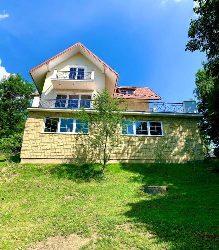 WołkoWilla - Willa z urokliwym widokiem na wyłączność (WolkoWilla - Willa z urokliwym widokiem na wylacznosc) in Wolkowyja WołkoWilla - Willa z urokliwym widokiem na wyłączność (WolkoWilla - Willa z urokliwym widokiem na wylacznosc) in Wolkowyja