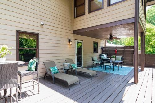 Spacious Home with Luxury Amenities - Near Downtown! in Gresham Park Spacious Home with Luxury Amenities - Near Downtown! in Gresham Park