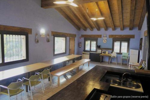 gedeelde lounge/tv-ruimte, Las Aliagas Apartamentos Rurales in Peralejos De Las Truchas gedeelde lounge/tv-ruimte, Las Aliagas Apartamentos Rurales in Peralejos De Las Truchas