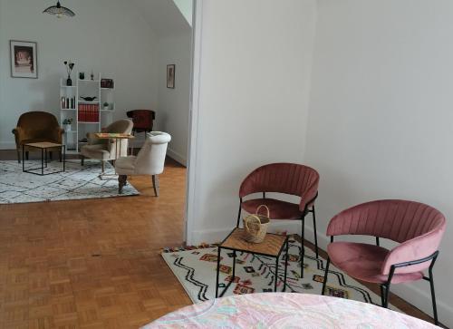 Appartement 85 m2 centre-ville entièrement rénové (Appartement 85 m2 centre-ville entierement renove) in Le Creusot Appartement 85 m2 centre-ville entièrement rénové (Appartement 85 m2 centre-ville entierement renove) in Le Creusot