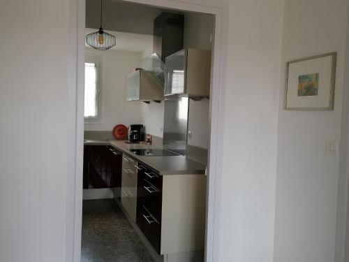 Appartement 85 m2 centre-ville entièrement rénové (Appartement 85 m2 centre-ville entierement renove) in Le Creusot Appartement 85 m2 centre-ville entièrement rénové (Appartement 85 m2 centre-ville entierement renove) in Le Creusot