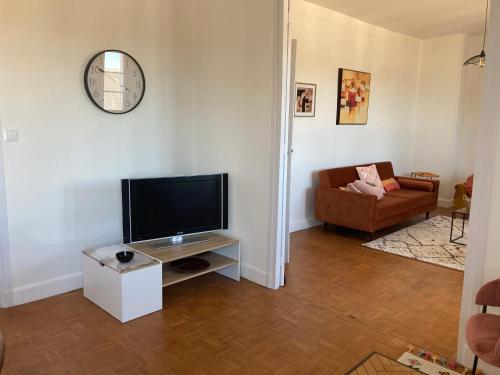 Appartement 85 m2 centre-ville entièrement rénové (Appartement 85 m2 centre-ville entierement renove) in Le Creusot Appartement 85 m2 centre-ville entièrement rénové (Appartement 85 m2 centre-ville entierement renove) in Le Creusot