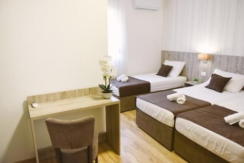 Mica Medjugorje in 默主歌耶 Mica Medjugorje in 默主歌耶