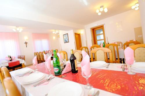 Mica Medjugorje in 默主歌耶 Mica Medjugorje in 默主歌耶