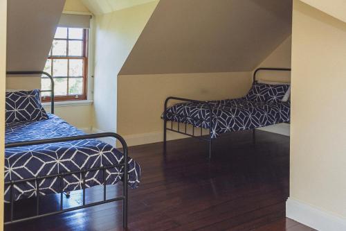 CLAYFIELD HOMESTEAD - rustic country accommodation in Prospect Vale CLAYFIELD HOMESTEAD - rustic country accommodation in Prospect Vale