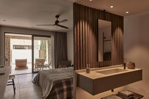 ระเบียง/ชานเรือน, Theros All Suite Hotel - Adults Only in แลมบิ ระเบียง/ชานเรือน, Theros All Suite Hotel - Adults Only in แลมบิ