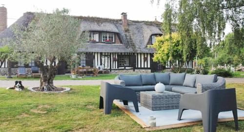 Garden, La Chaumiere in Saint-Martin-Saint-Firmin Garden, La Chaumiere in Saint-Martin-Saint-Firmin