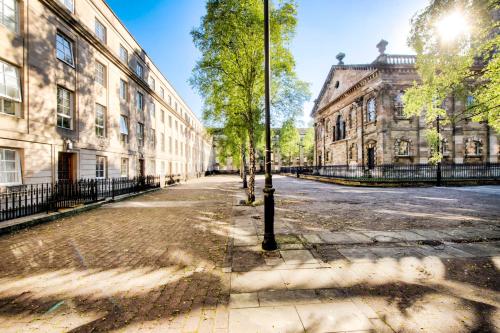 Exterior view, GuestReady - Spacious 1BR flat in the City Center in East End Exterior view, GuestReady - Spacious 1BR flat in the City Center in East End