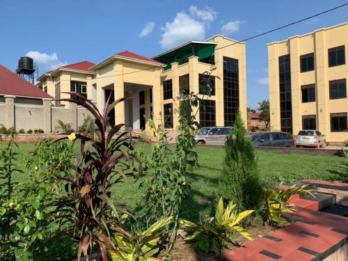 Taman, Golden Castle Hotel Hoima in Hoima Taman, Golden Castle Hotel Hoima in Hoima