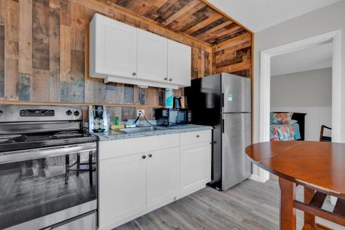 Kitchen, Coconut Cay Resort in Marathon (FL) Kitchen, Coconut Cay Resort in Marathon (FL)