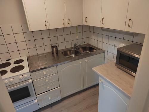 Kalle's unluxury guest house Aircon 15min city center by train in Reimars Kalle's unluxury guest house Aircon 15min city center by train in Reimars