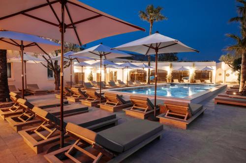 수영장, Le Mirage in 보르므 레 미모사 수영장, Le Mirage in 보르므 레 미모사