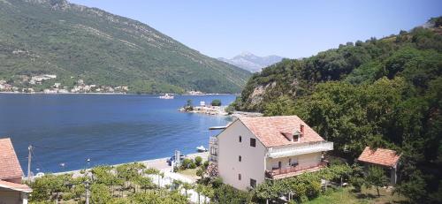 Stevovic Apartments in Donja Lastva Stevovic Apartments in Donja Lastva