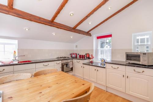 Exterior view, Brincliffe Cottage in Robin Hood's Bay Exterior view, Brincliffe Cottage in Robin Hood's Bay