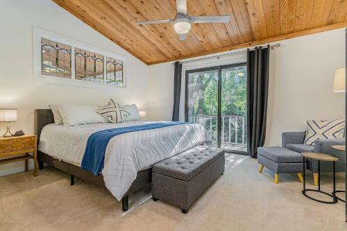 Lovely Lakewood Getaway in Stevensville (MI) Lovely Lakewood Getaway in Stevensville (MI)