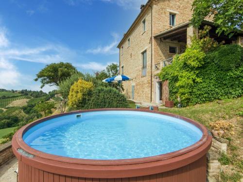 Swimming pool, Beautiful Mansion in Vallefoglia with Swimming Pool in Vallefoglia Swimming pool, Beautiful Mansion in Vallefoglia with Swimming Pool in Vallefoglia