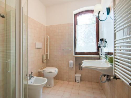 Bathroom, Majestic villa in Fermignano with private pool in Fermignano Bathroom, Majestic villa in Fermignano with private pool in Fermignano