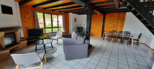 Grand chalet 6-8 personnes, ski et randonnees in Raerettes Grand chalet 6-8 personnes, ski et randonnees in Raerettes