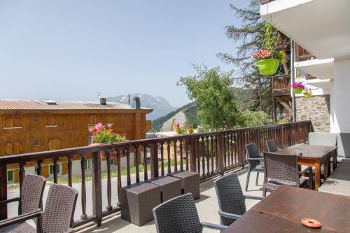 Erkély/terasz, Hotel le Chamois in L'Alpe d'Huez Erkély/terasz, Hotel le Chamois in L'Alpe d'Huez