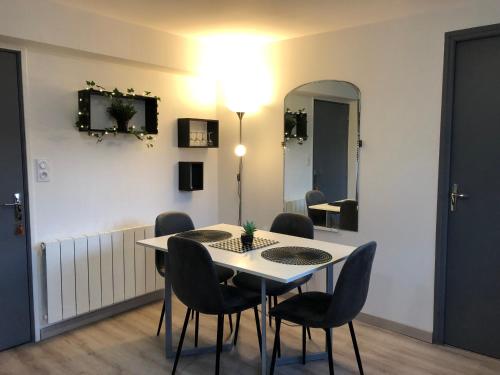 Le Clémenceau (Le Clemenceau) in Péronne Le Clémenceau (Le Clemenceau) in Péronne