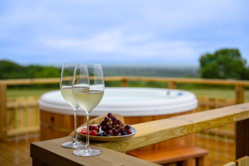 Luxury Log Cabin with a Hot Tub in Tenterden Luxury Log Cabin with a Hot Tub in Tenterden