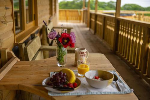 Luxury Log Cabin with a Hot Tub in Tenterden Luxury Log Cabin with a Hot Tub in Tenterden