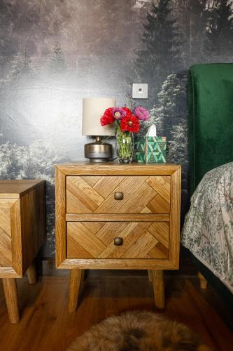 Luxury Log Cabin with a Hot Tub in Tenterden Luxury Log Cabin with a Hot Tub in Tenterden